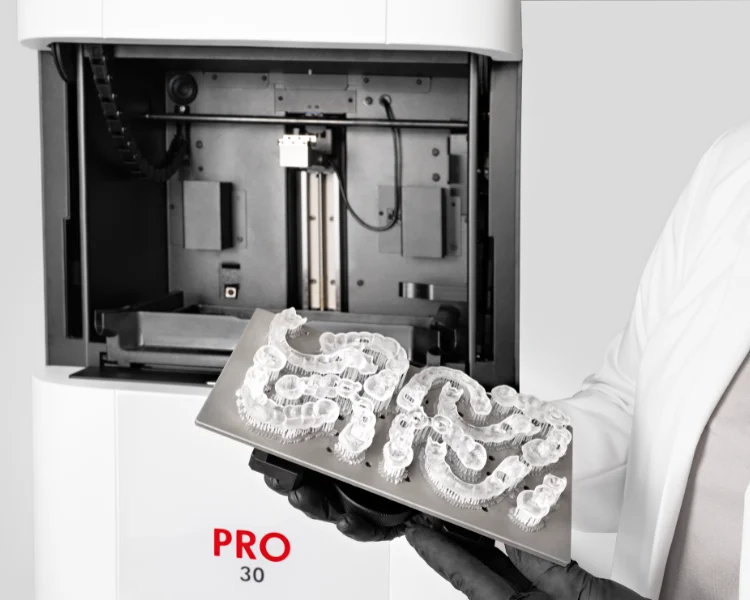 Стоматологічний 3D-принтер PRO 30